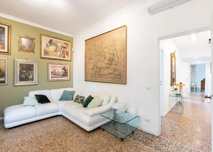 Imperium Penthouse - Private Terrace, 2-4 Pax, 2 Minutes To Metro, A-c * Rzym