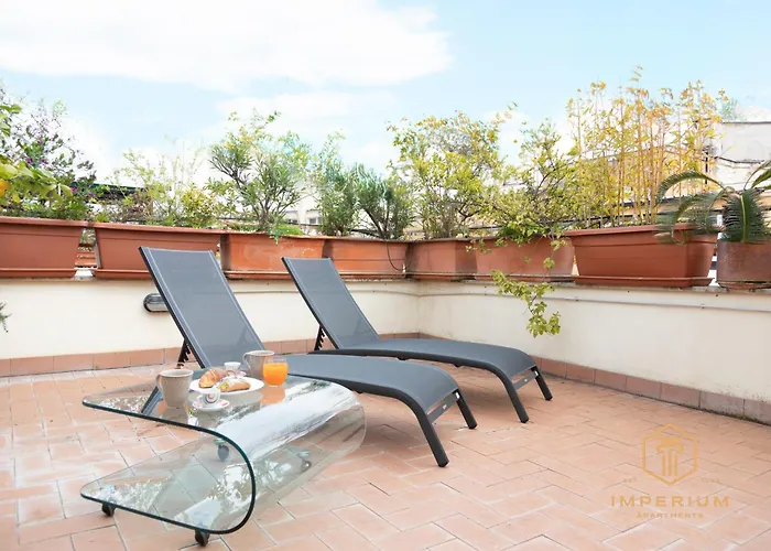 Imperium Penthouse - Private Terrace, 2-4 Pax, 2 Minutes To Metro, A-c