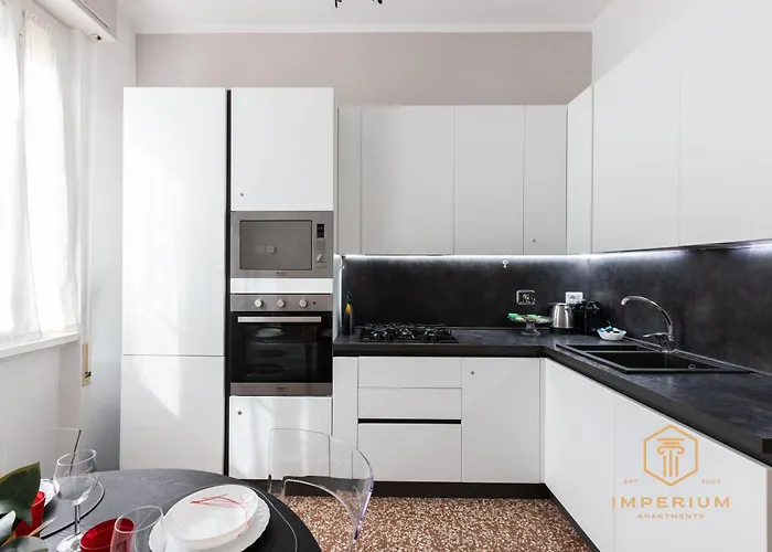 Imperium Penthouse - Private Terrace, 2-4 Pax, 2 Minutes To Metro, A-c Apartamento *