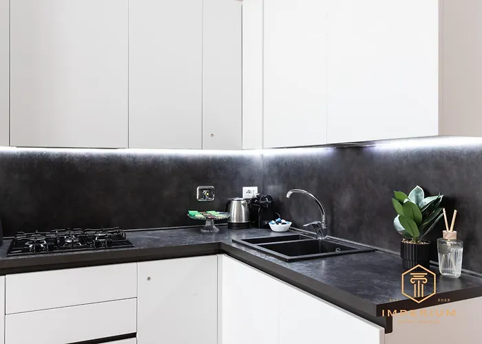 Imperium Penthouse - Private Terrace, 2-4 Pax, 2 Minutes To Metro, A-c Apartamento *