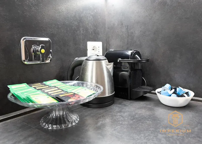 Imperium Penthouse - Private Terrace, 2-4 Pax, 2 Minutes To Metro, A-c Apartamento *