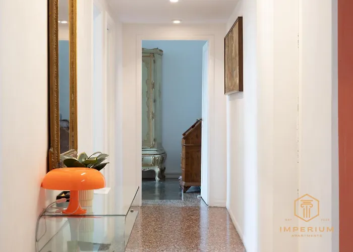 Apartamento Imperium Penthouse - Private Terrace, 2-4 Pax, 2 Minutes To Metro, A-c