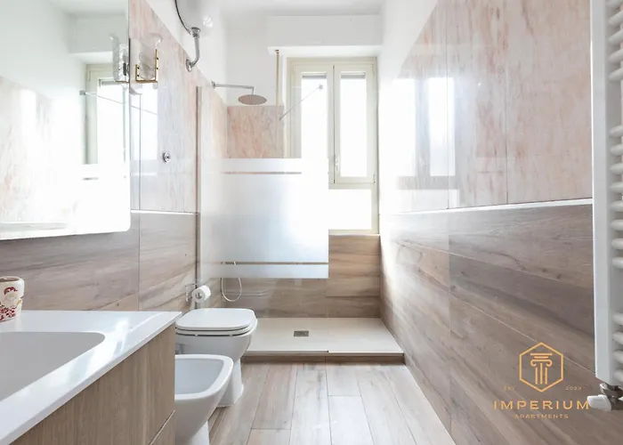 Imperium Penthouse - Private Terrace, 2-4 Pax, 2 Minutes To Metro, A-c *