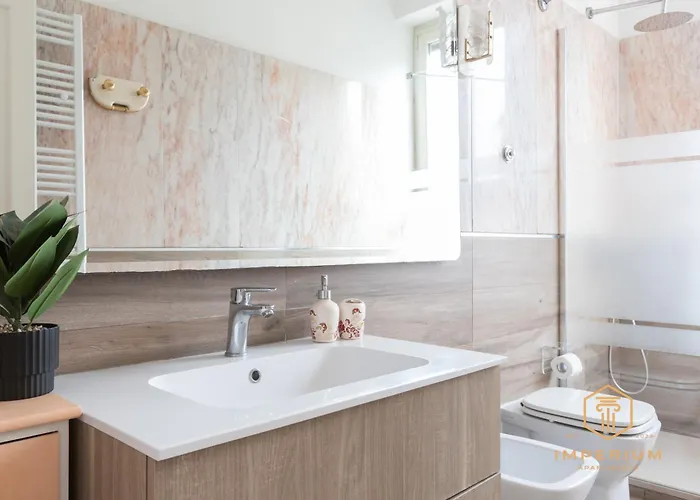 Apartamento Imperium Penthouse - Private Terrace, 2-4 Pax, 2 Minutes To Metro, A-c